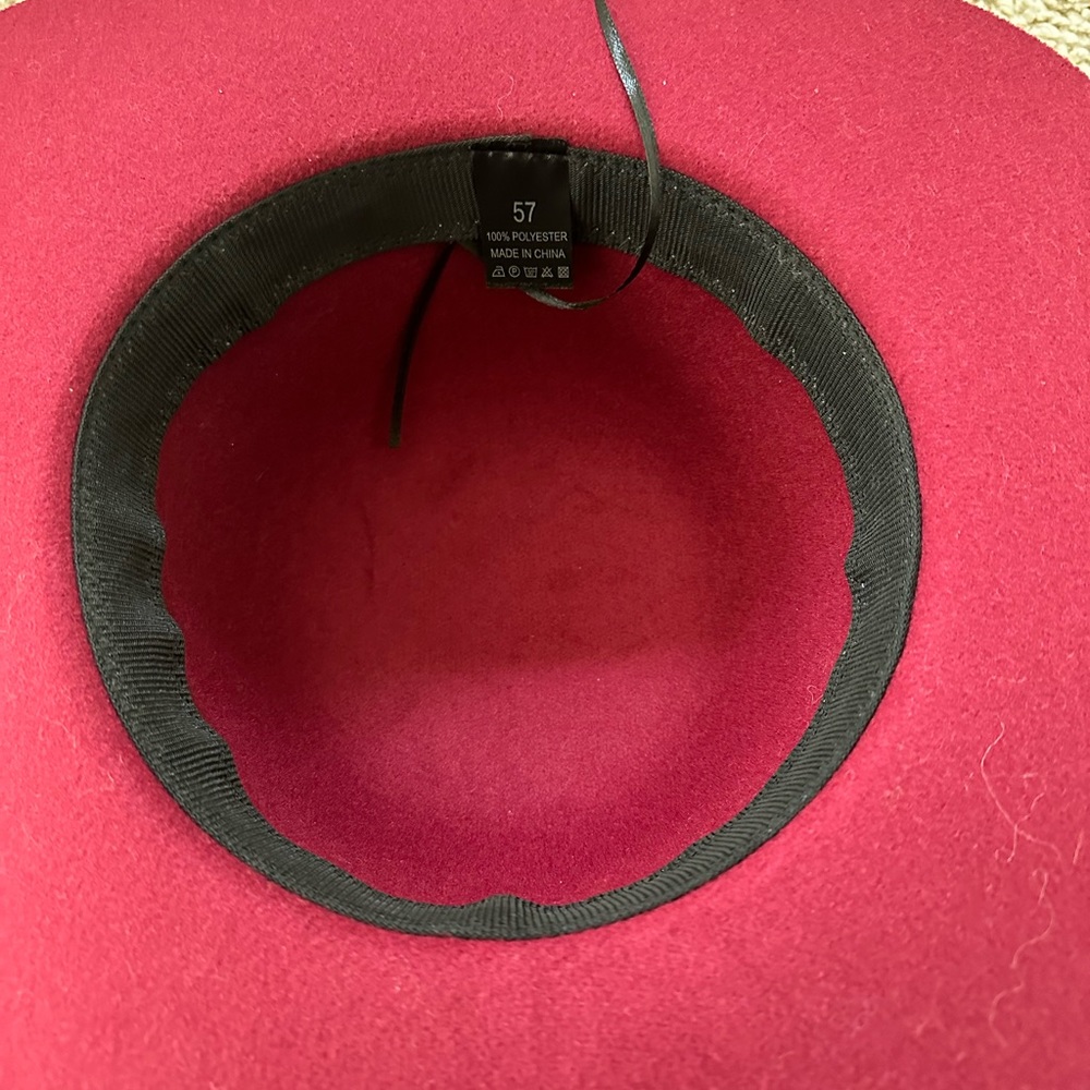 Women’s hat - Picture 2 of 2